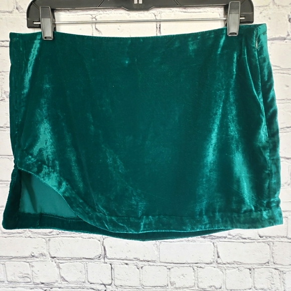FREE PEOPLE Annalise Side Vent Velvet Micro Mini Skirt--8 - Picture 8 of 11